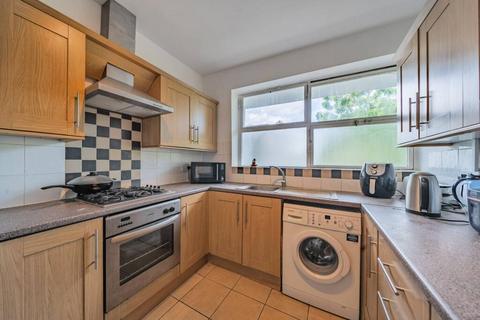 3 bedroom apartment for sale, Churchill Gardens, London, SW1V