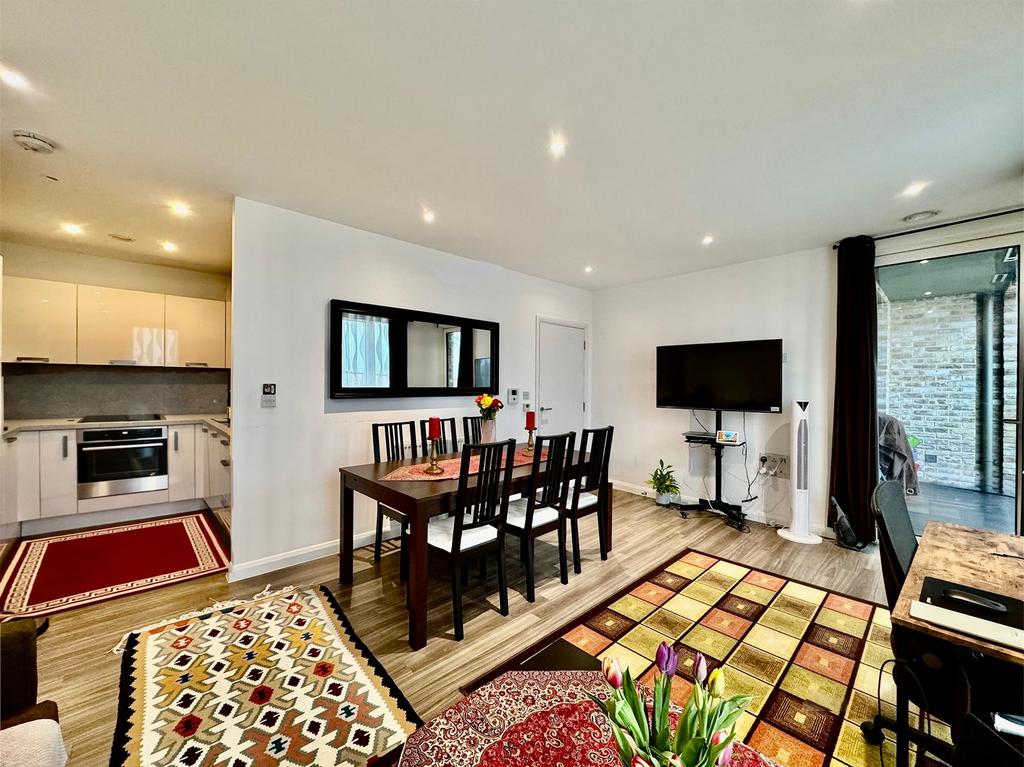 Open plan Kitchen/lounge/dining area