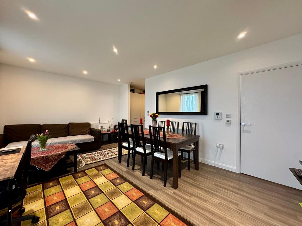 Open plan Kitchen/lounge/dining area