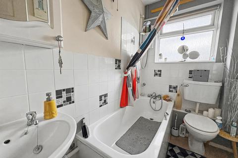 1 bedroom flat for sale, Broadstone