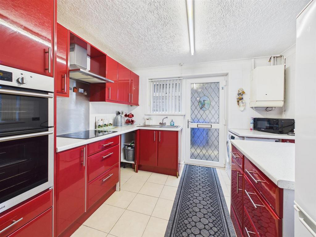 Kitchen: