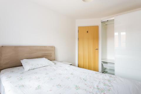 2 bedroom flat to rent, The Roundhouse, Gunwharf Quays, Portsmouth, PO1