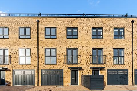 4 bedroom terraced house to rent, Plot 44 Victor Francis Crescent, The Halyard at Merchants Yard, Grafton Way, Victor Francis Crescent  IP1