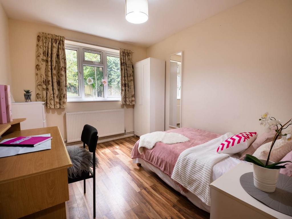 40 St Martins Road C