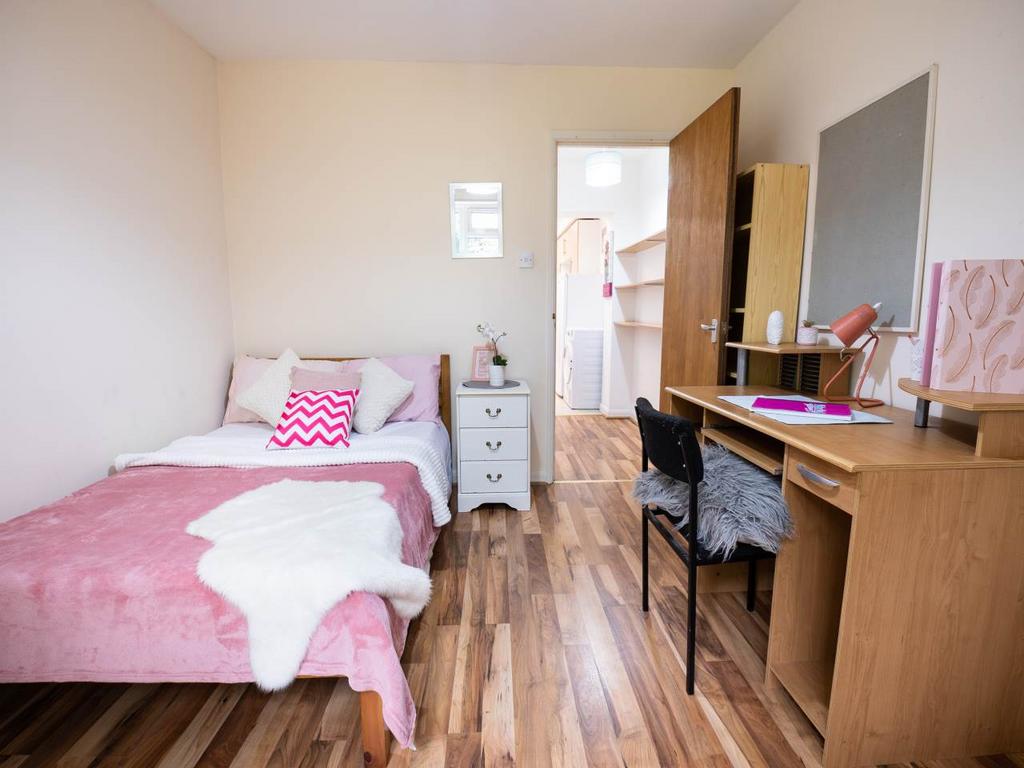 40 St Martins Road C