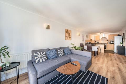 2 bedroom flat for sale, Lamb Court, London E14