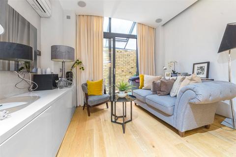 1 bedroom flat for sale, Bedfordbury, London WC2N