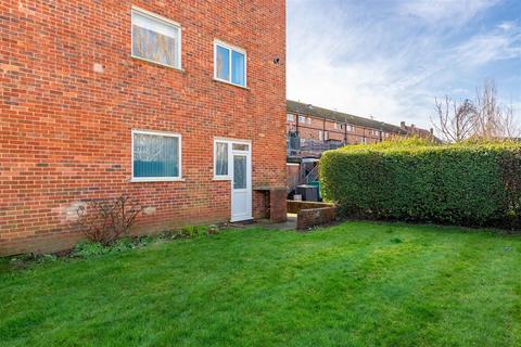 2 bedroom flat for sale, Goring Road