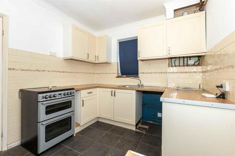 2 bedroom flat for sale, Goring Road