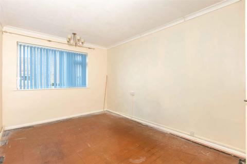 2 bedroom flat for sale, Goring Road
