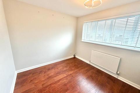 3 bedroom semi-detached house to rent, Woodend, Stockport