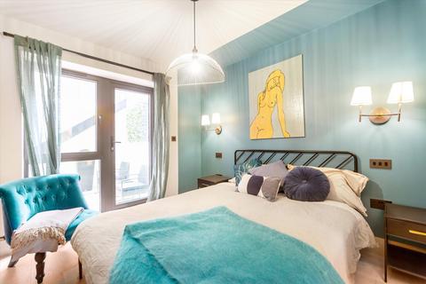 2 bedroom flat for sale, Kilmarsh Road, London W6