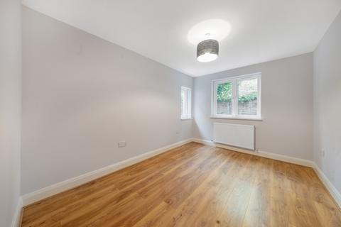 1 bedroom flat to rent, Medlar Street, London, SE5