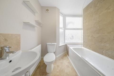 1 bedroom flat to rent, Medlar Street, London, SE5