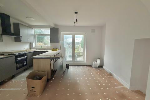 3 bedroom semi-detached house for sale, Averil Road,  Leicester, LE5