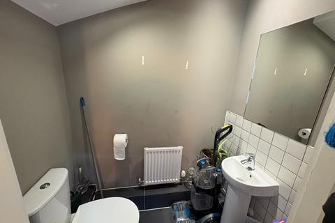 2 bedroom apartment to rent, Mill Terrace