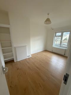 4 bedroom end of terrace house to rent, Enfield, EN1