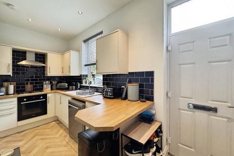 3 bedroom end of terrace house for sale, Tennyson Place, Cleckheaton, BD19