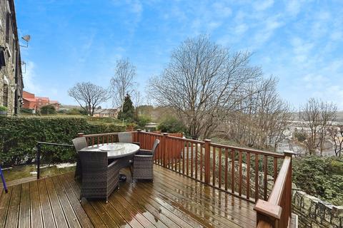 3 bedroom end of terrace house for sale, Tennyson Place, Cleckheaton, BD19