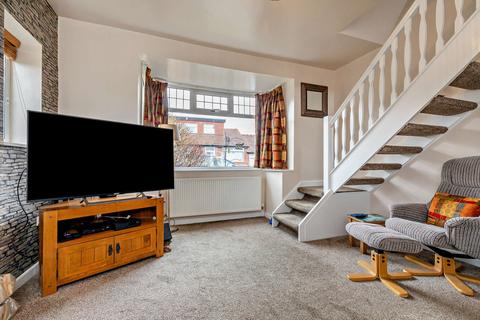 3 bedroom semi-detached house for sale, Keswick Avenue, Chadderton, Oldham, OL9