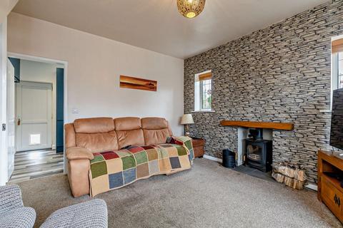 3 bedroom semi-detached house for sale, Keswick Avenue, Chadderton, Oldham, OL9
