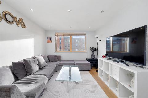 1 bedroom flat for sale, Gifford Road, London NW10
