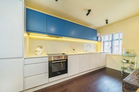 1 bedroom flat for sale, Elmtree Road, Teddington TW11