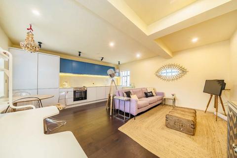 undefined, Elmtree Road, Teddington TW11