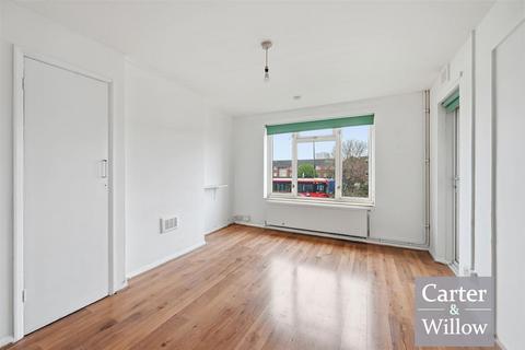 1 bedroom maisonette for sale, Rainham Road South, Essex