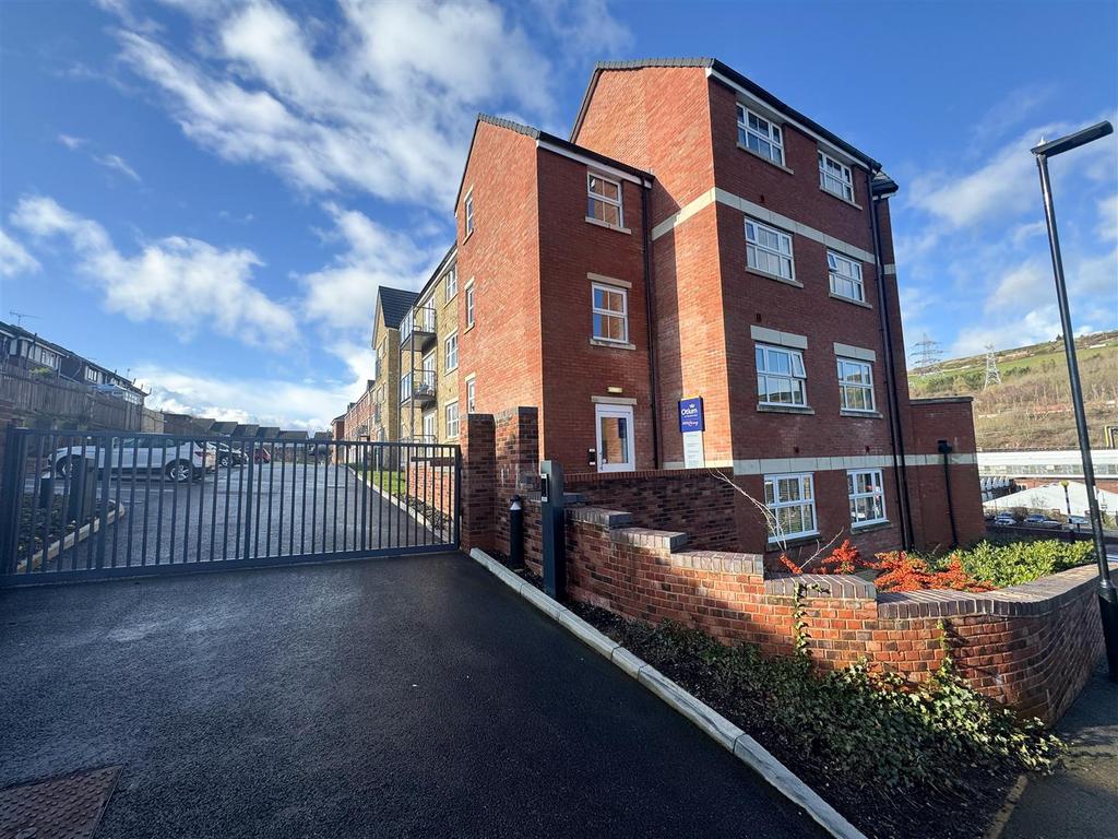 CAR PARK & GARAGES