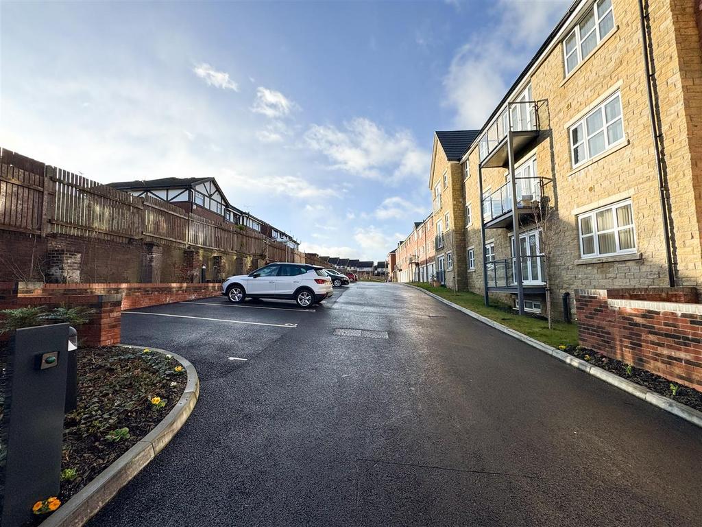 CAR PARK & GARAGES