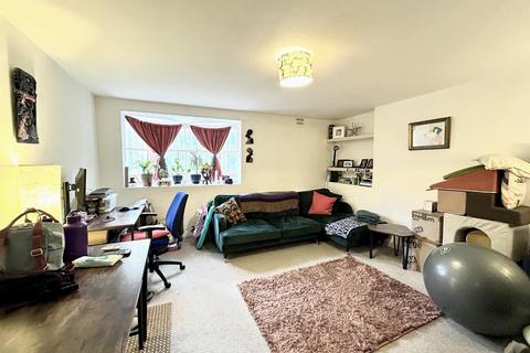 1 bedroom flat to rent, Lyndhurst Way, Peckham, London, SE15