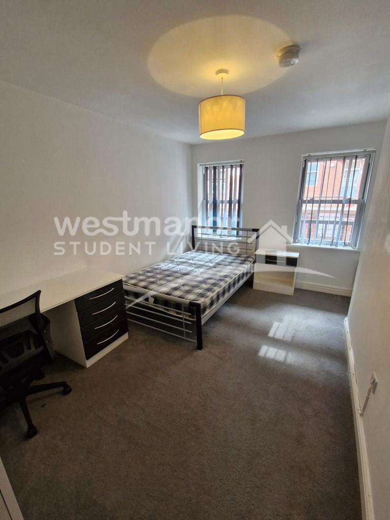 Flat 7 room 1