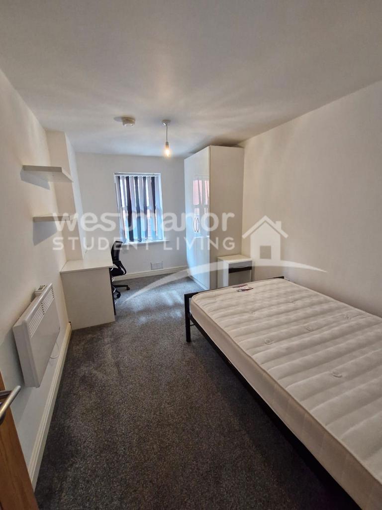 Flat 7 room 2