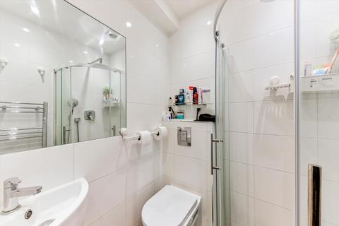 Studio to rent, Belsize Park, London NW3