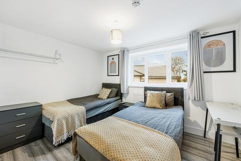 House share to rent, The Crescent, Acton