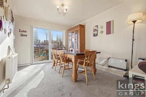 3 bedroom terraced house for sale, Kenilworth Crescent, Enfield