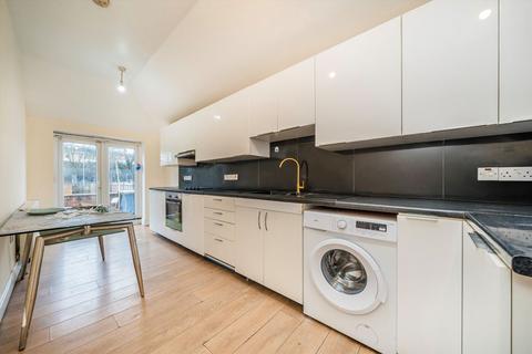 undefined, Tokyngton Avenue, Wembley HA9