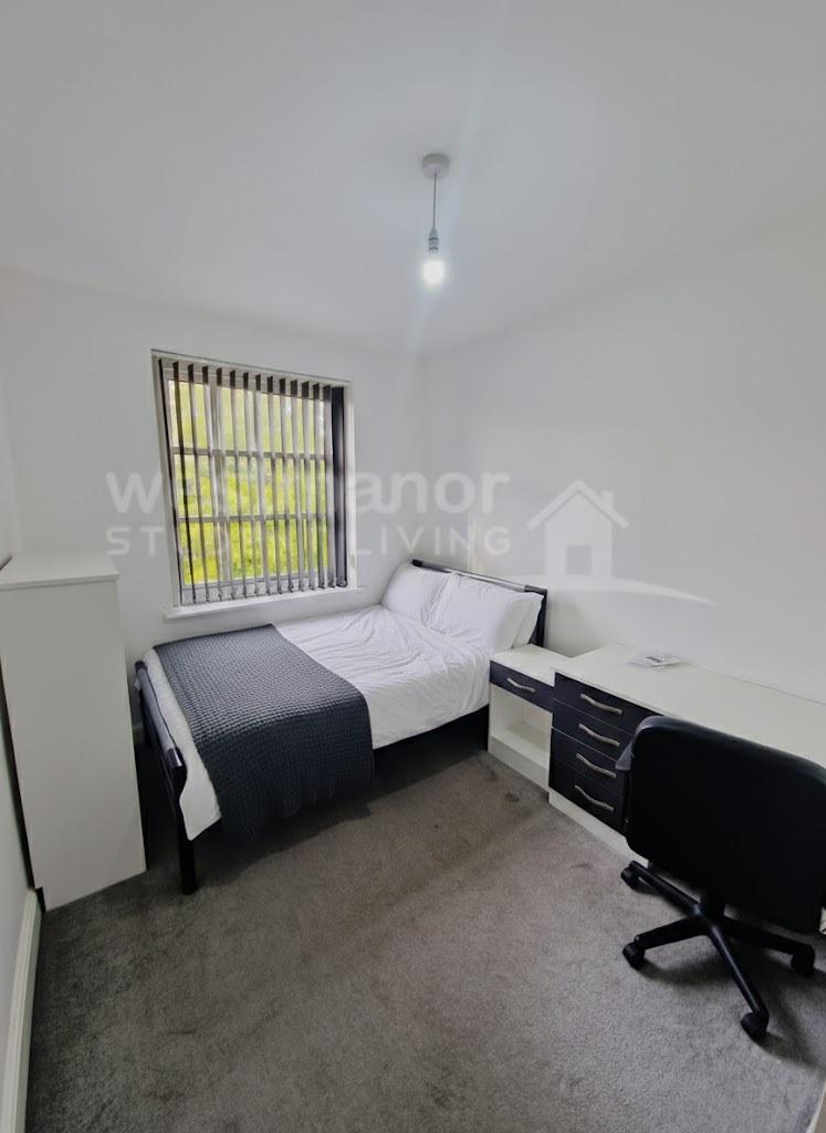 Flat 5 room 1