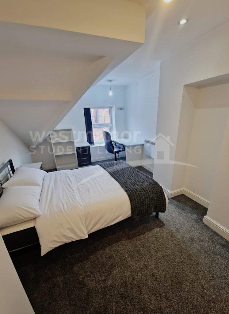 Flat 5 room 3