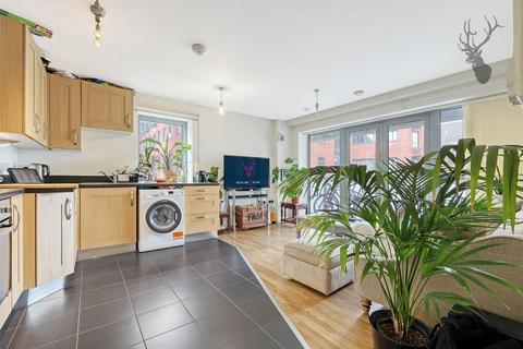 2 bedroom apartment to rent, Vernon Road, Bow E3