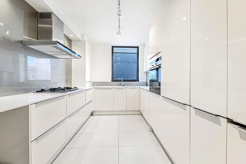 3 bedroom flat to rent, Blythe Road, London W14