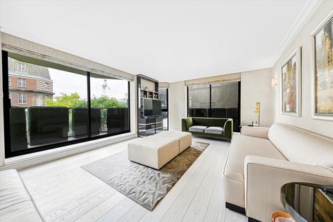 3 bedroom flat to rent, Blythe Road, London W14