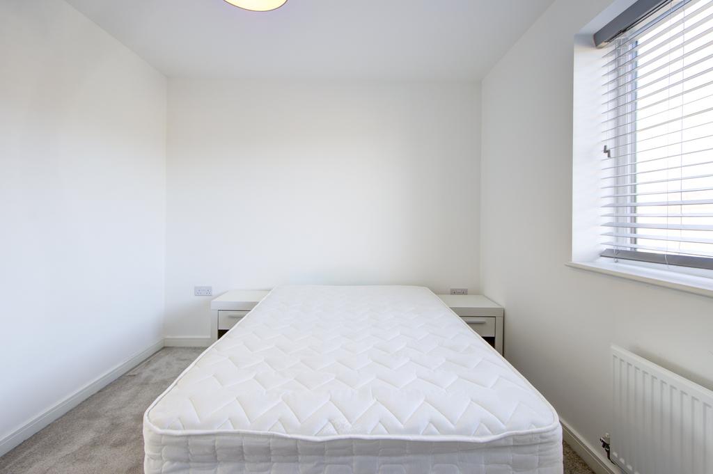 Bedroom 1 (3)
