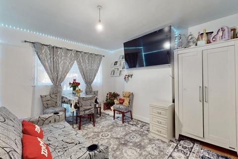 3 bedroom terraced house for sale, Milton Avenue, London NW9