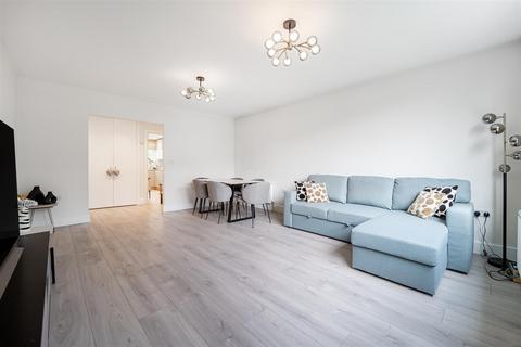1 bedroom flat for sale, Mount Park Road, Ealing, W5