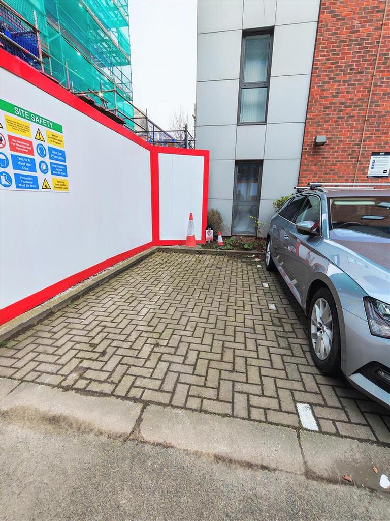 Parking Bay 28