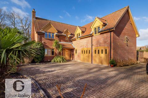 4 bedroom detached house for sale, Dawdys Court, Norwich NR13