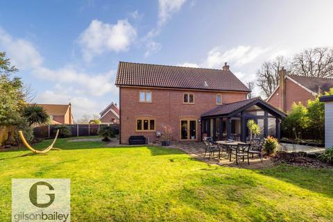 4 bedroom detached house for sale, Dawdys Court, Norwich NR13