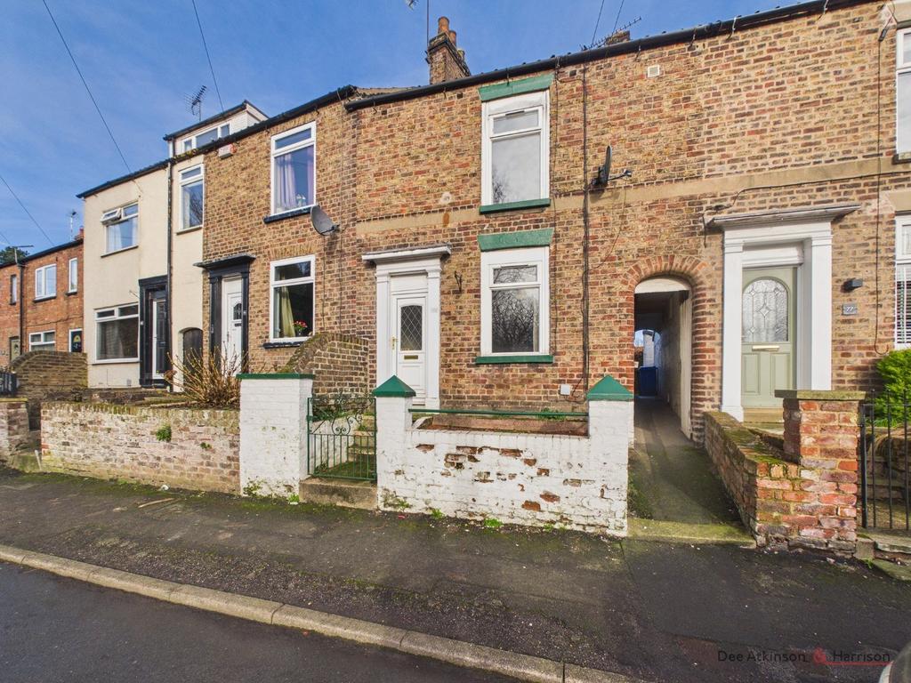 3 Bedroom Mid Terrace House - For Sale